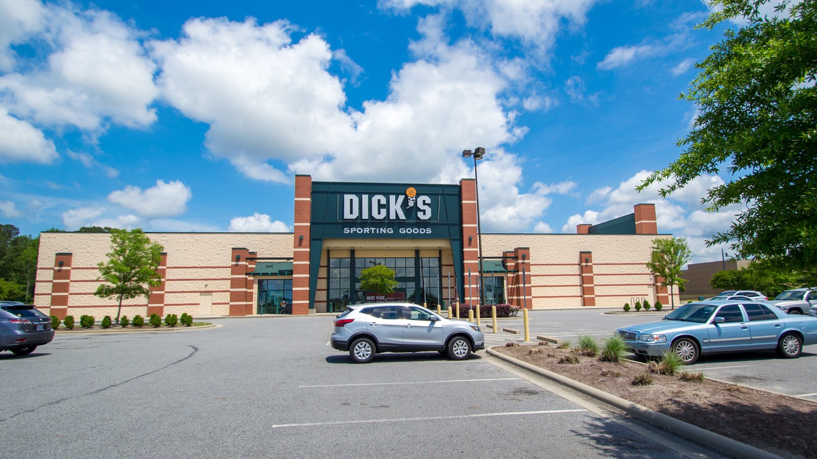Dick's, Greenville, NC, 27834 Freestanding Property For Sale