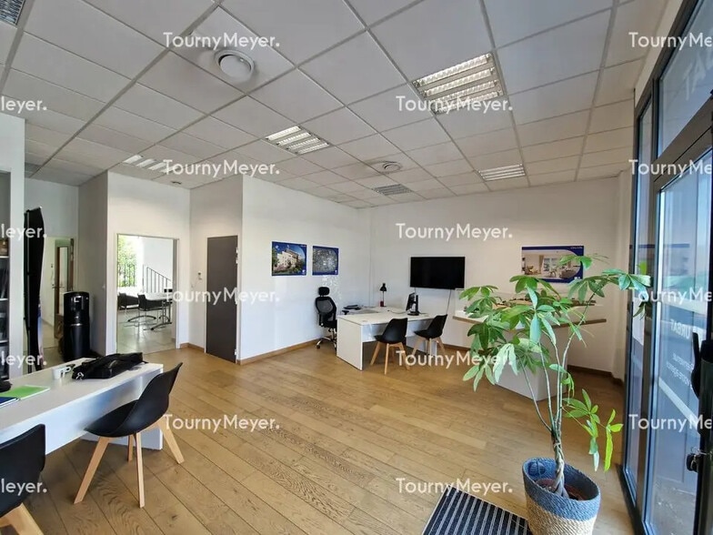 Retail in Avignon for sale - Interior Photo - Image 2 of 6