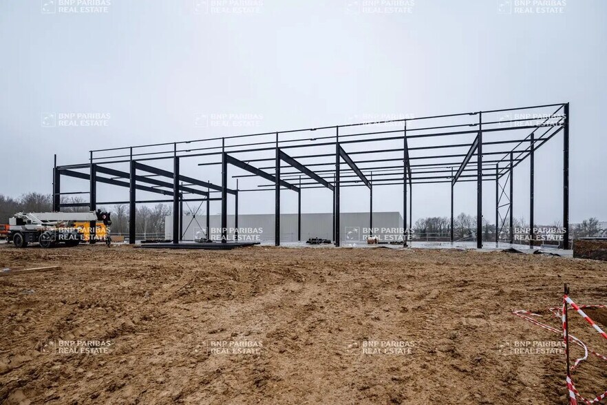 Flex in Courtry for sale - Building Photo - Image 3 of 12