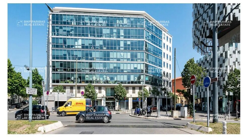 Office in Marseille for lease - Building Photo - Image 1 of 12