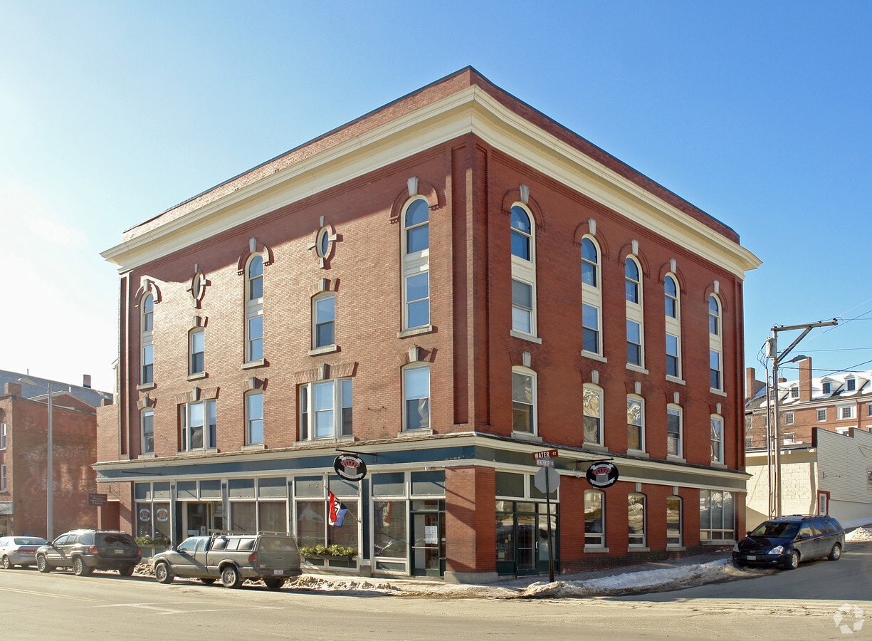 103 Water St, Hallowell, ME 04347