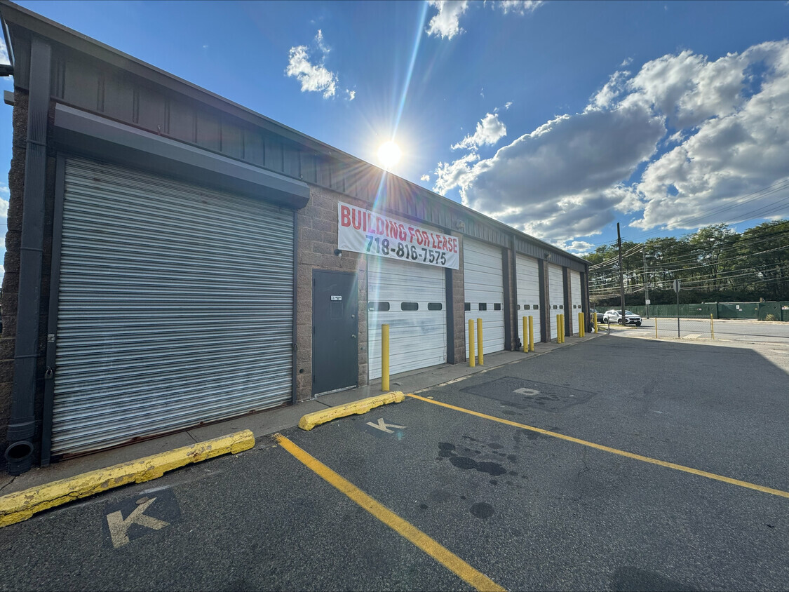 2534 Forest Ave, Staten Island, NY for lease Building Photo- Image 1 of 3