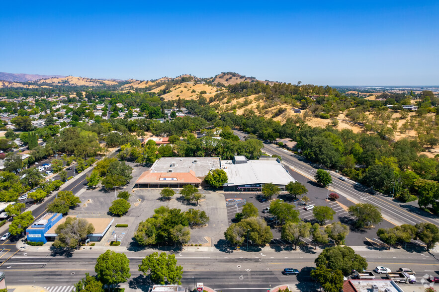 377-395 E Monte Vista Ave, Vacaville, CA for sale - Aerial - Image 3 of 5