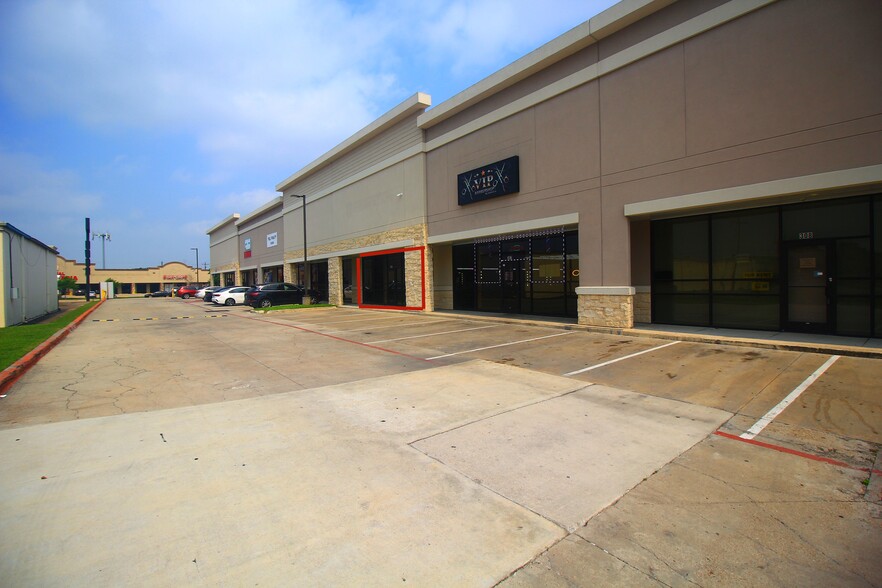 7636 Harwin Dr, Houston, TX for sale - Building Photo - Image 3 of 7