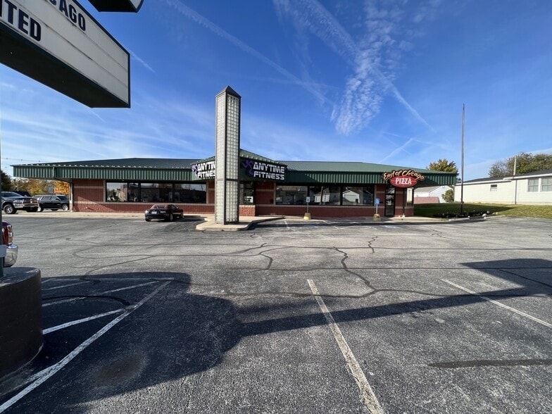 205 Defiance St, Wapakoneta, OH for lease - Building Photo - Image 2 of 6