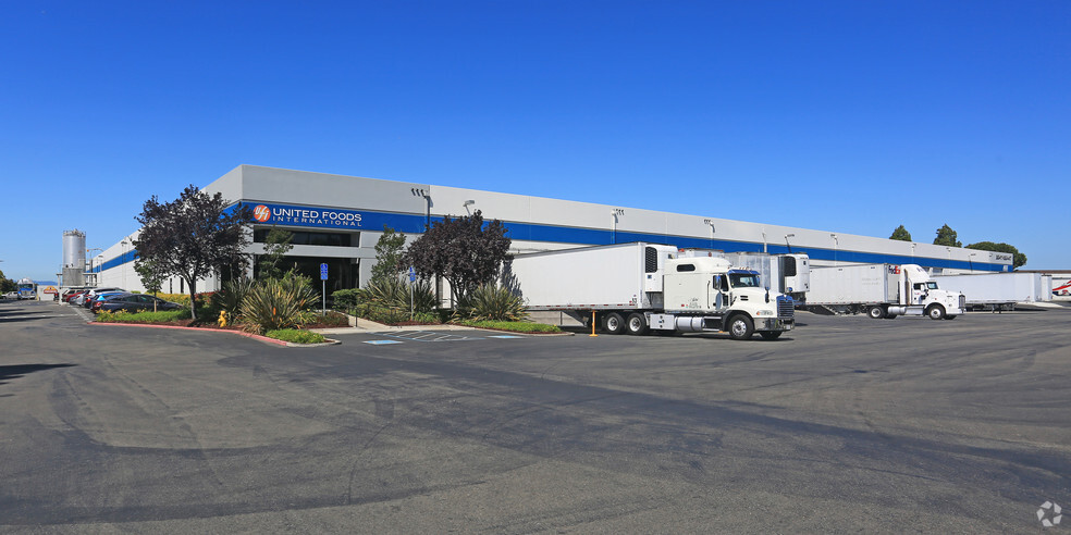 23411-23447 Cabot Blvd, Hayward, CA for lease - Building Photo - Image 1 of 3