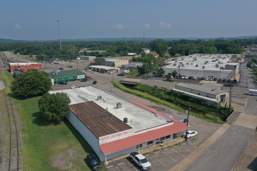 301 N Commerce Ave, Russellville, AR for sale - Primary Photo - Image 1 of 33