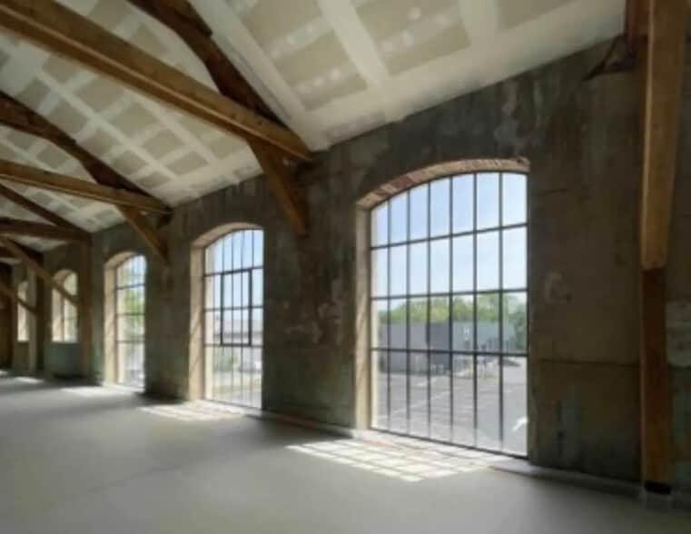 Industrial in Chaponost for sale - Building Photo - Image 1 of 11