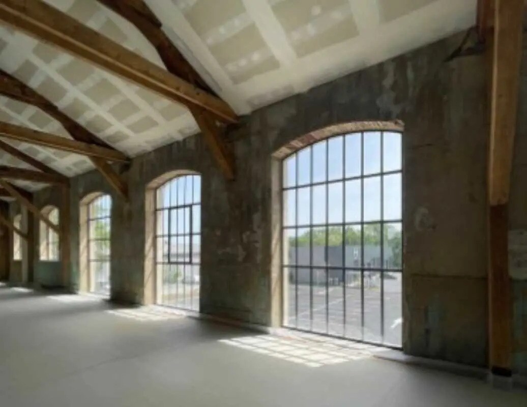 Industrial in Chaponost for sale Building Photo- Image 1 of 12