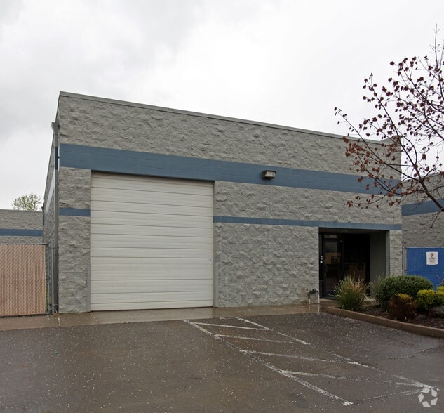 3173 Fitzgerald Rd, Rancho Cordova, CA for lease - Primary Photo - Image 1 of 2