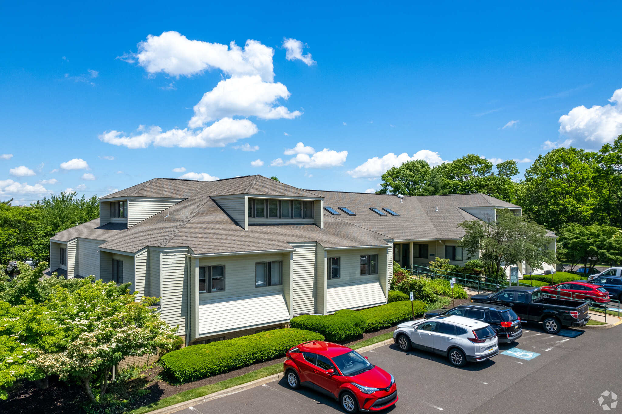 333 N Oxford Valley Rd, Fairless Hills, PA for sale Primary Photo- Image 1 of 105