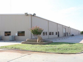 1911 Sheppard Access Rd, Wichita Falls, TX for lease Building Photo- Image 2 of 20