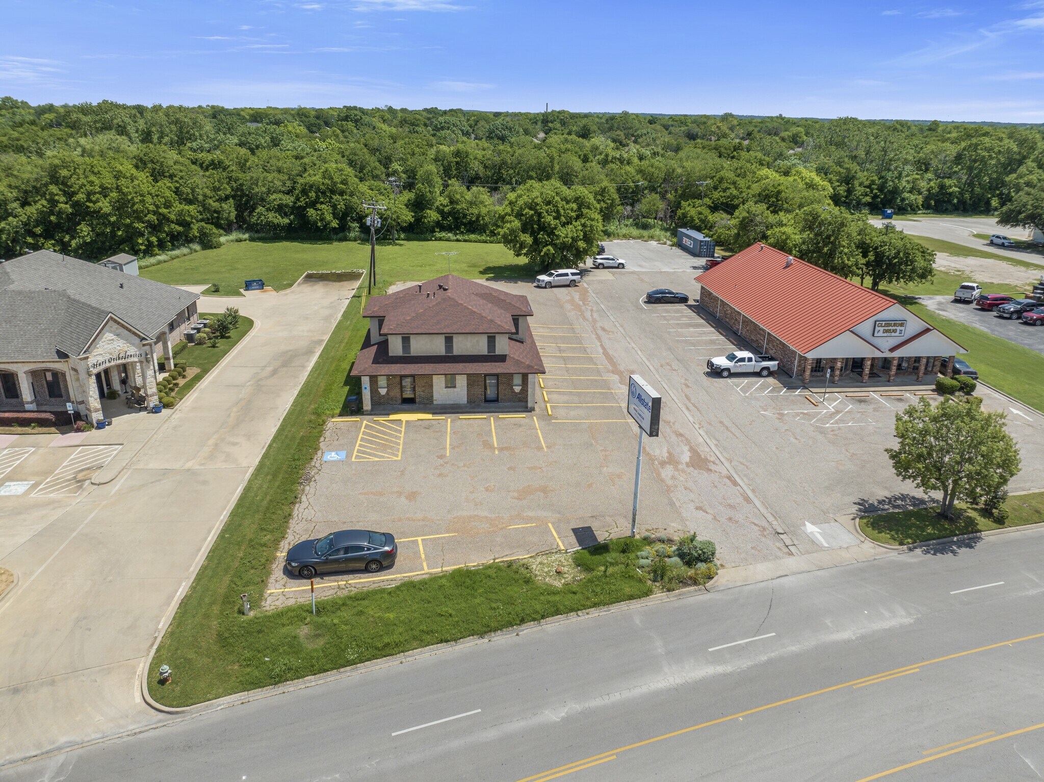 400 N Ridgeway Dr, Cleburne, TX for lease Building Photo- Image 1 of 5