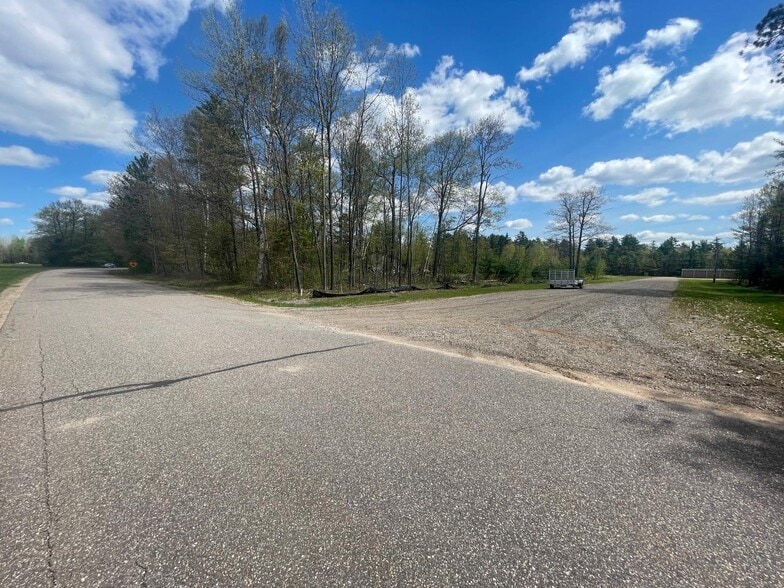 7484 Dolhun Rd, Lake Tomahawk, WI for sale - Building Photo - Image 2 of 7