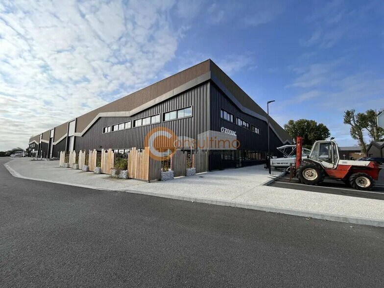 Flex in La Teste-de-Buch for lease - Building Photo - Image 3 of 12