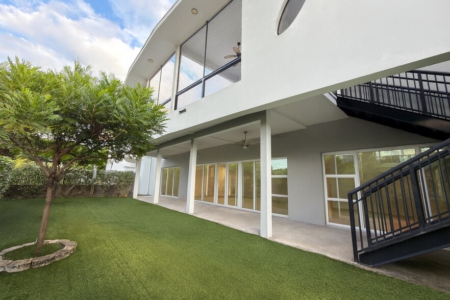 18651 NE 24th Pl, Miami, FL for sale - Building Photo - Image 2 of 14