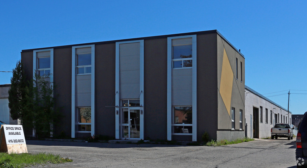 31 Belvia Rd, Toronto, ON for lease - Building Photo - Image 3 of 5