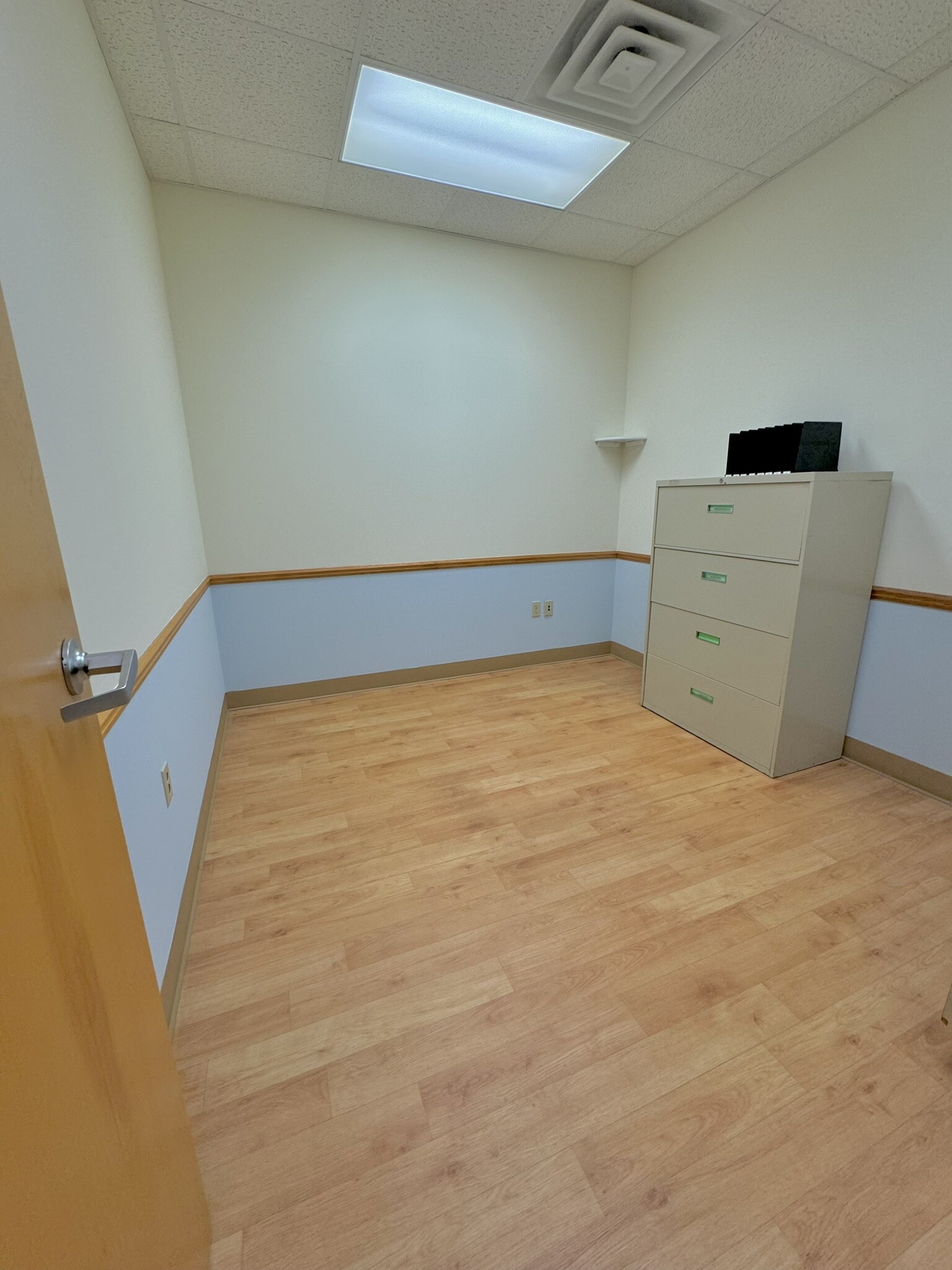 1125 E Michigan Ave, Battle Creek, MI for lease Interior Photo- Image 1 of 9