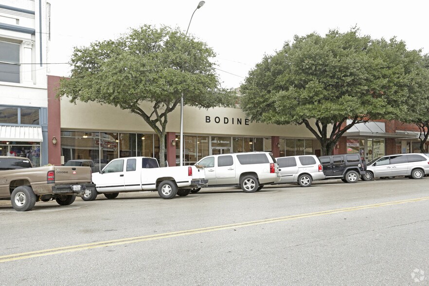 108 S Beaton St, Corsicana, TX for sale - Primary Photo - Image 1 of 1