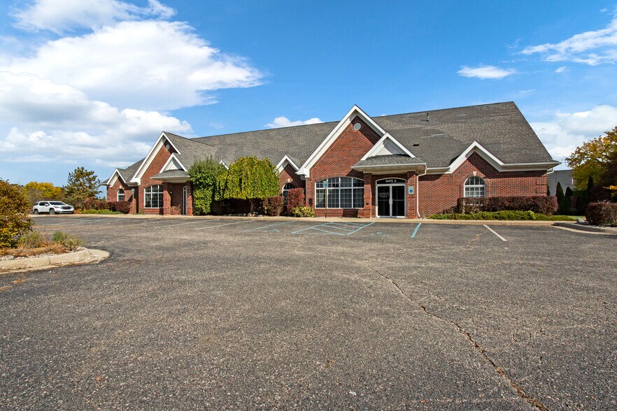 3500 Calkins Rd, Flint, MI for sale - Building Photo - Image 1 of 1