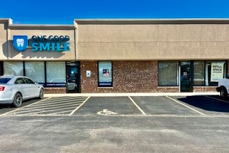 901-955 W Wise Rd, Schaumburg, IL for lease Building Photo- Image 1 of 2
