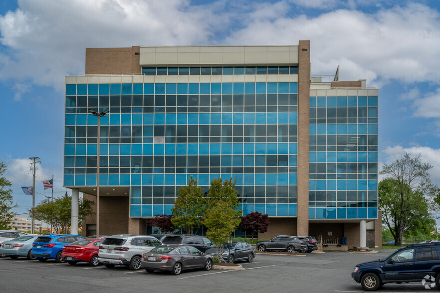 8315 Lee Hwy, Merrifield, VA for lease - Building Photo - Image 1 of 6