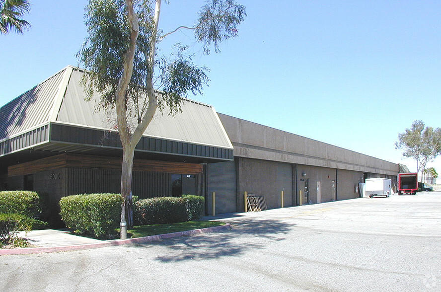 5000 E Calle San Raphael, Palm Springs, CA for lease - Building Photo - Image 3 of 17