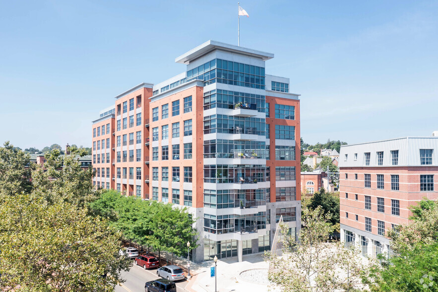 33 N Water St, Norwalk, CT 06854