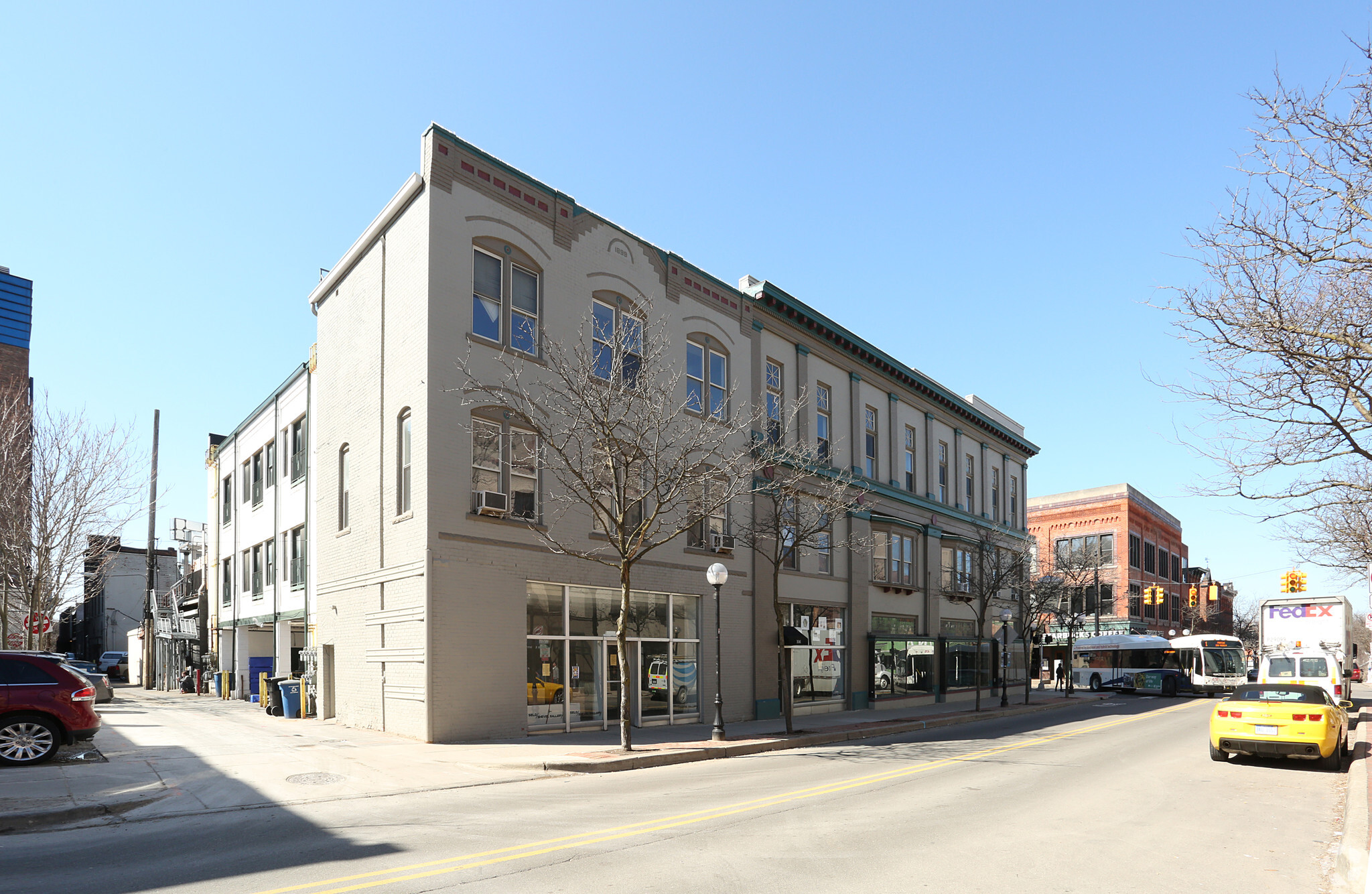 305 S Main St, Ann Arbor, MI 48104 - Retail for Lease | LoopNet.com