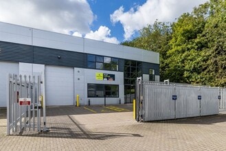 Porz Av, Dunstable for lease Building Photo- Image 2 of 6