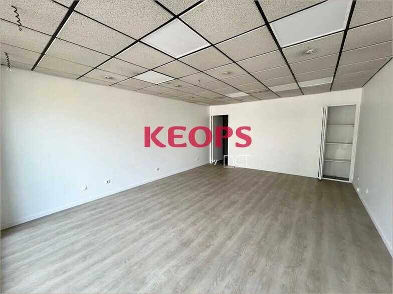 Retail in Saint-Alban for sale - Interior Photo - Image 3 of 9