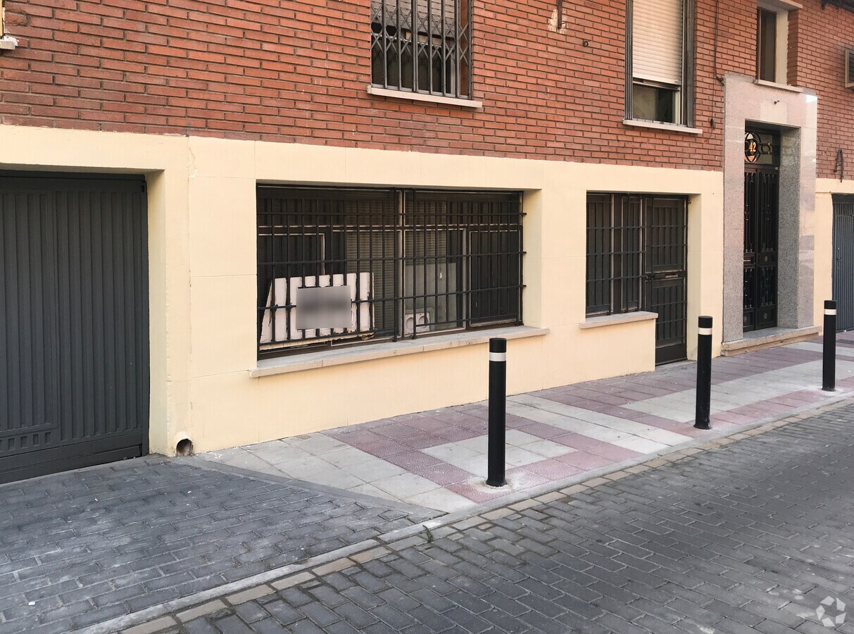 Calle de Fernando Barrachina, 42, Getafe, MAD 28904 - Unit Puerta 01, Esc. E -  - Interior Photo - Image 2 of 2