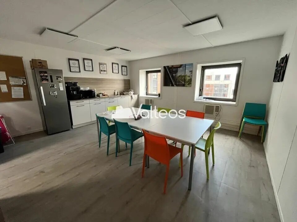 Location Bureaux 274 m² - Photo 1