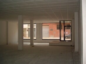 Retail in L'Aldea, Tarragona for lease Interior Photo- Image 2 of 3