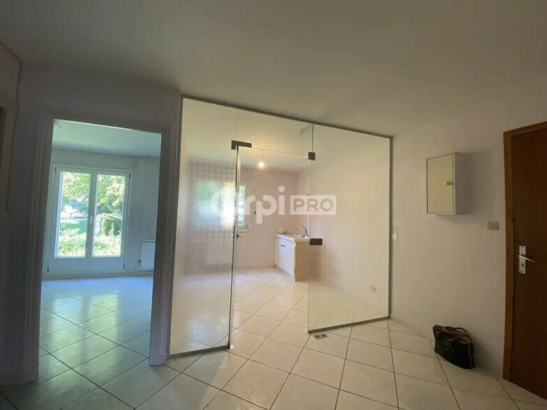 Office in Mulhouse for lease - Building Photo - Image 3 of 8