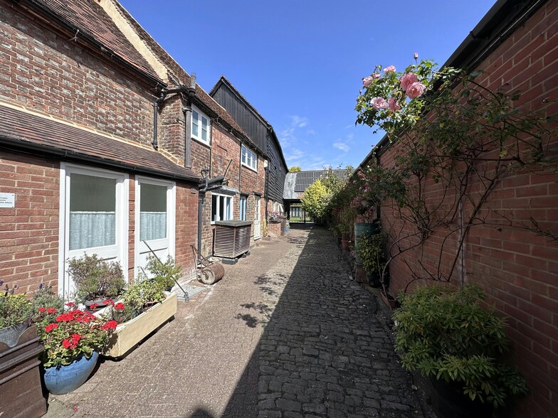 8 Upper High St, Thame for lease - Building Photo - Image 2 of 9