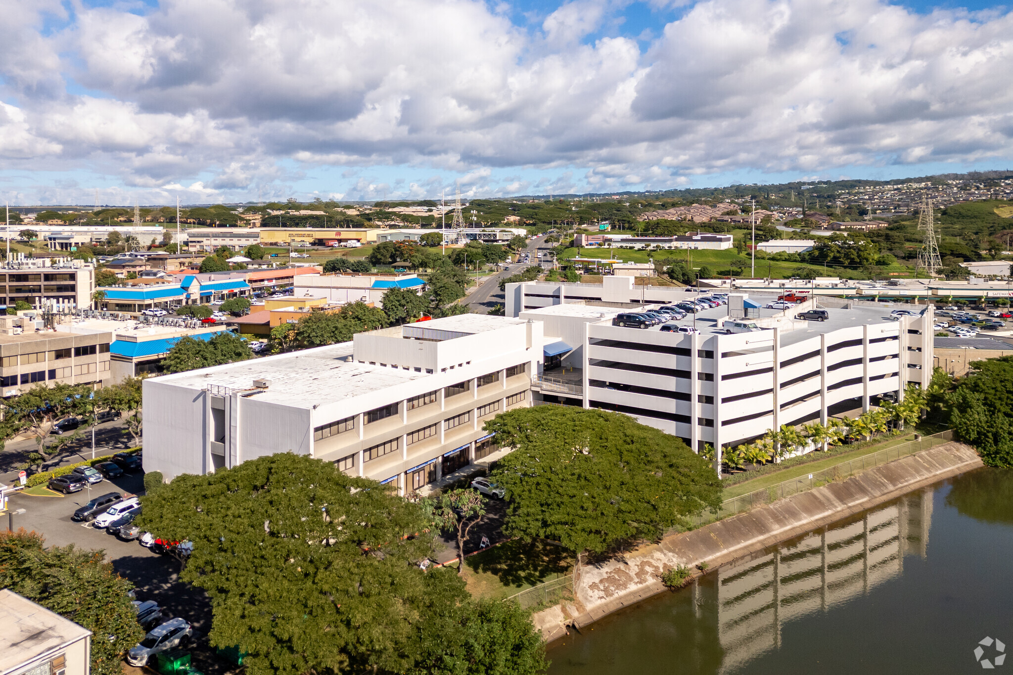 98-1247 Kaahumanu St, Aiea, HI for sale Primary Photo- Image 1 of 12