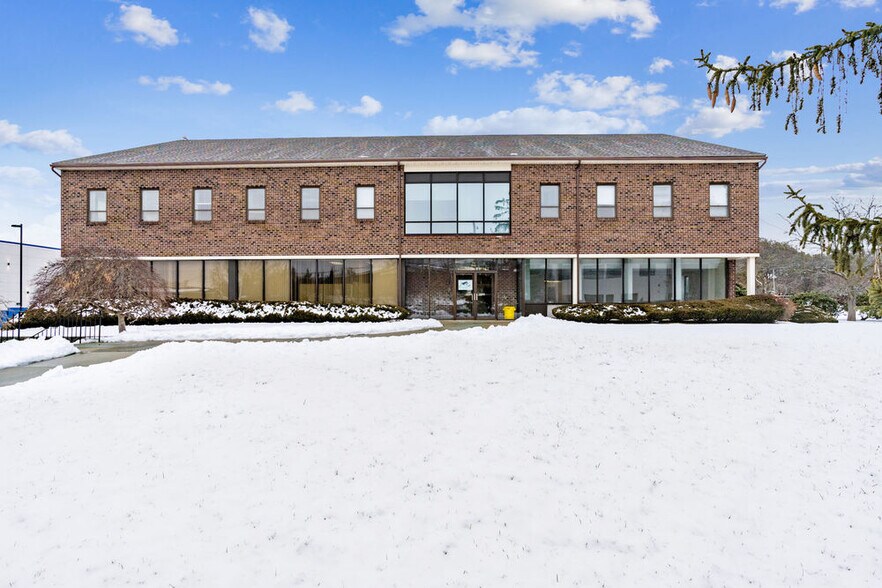 2 Bourbon St, Peabody, MA for sale - Building Photo - Image 1 of 1