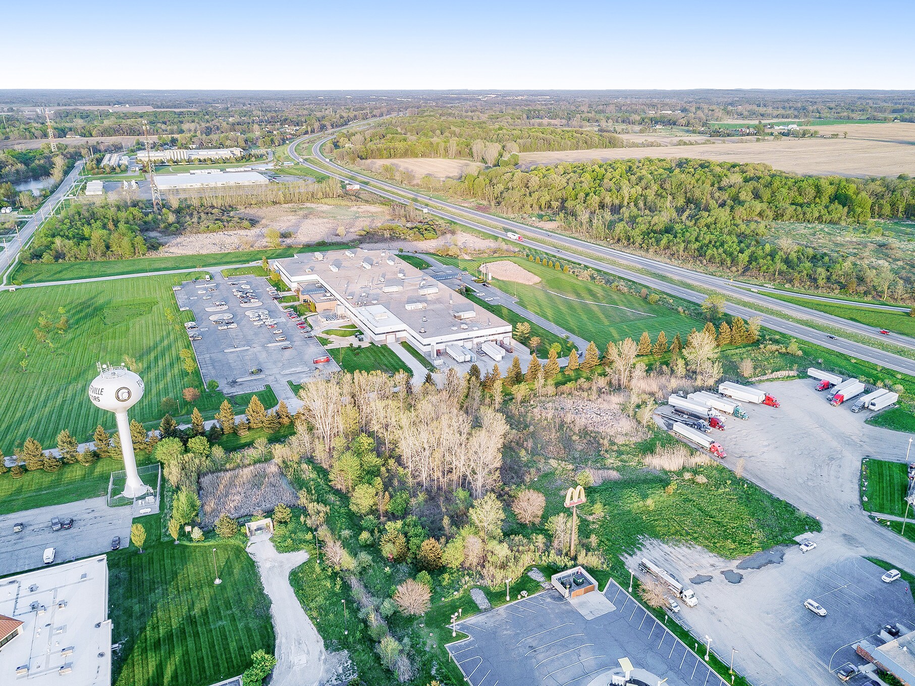 S Grand Ave, Fowlerville, MI 48836 HOTEL SITE JUST OFF I96 3.12 AC