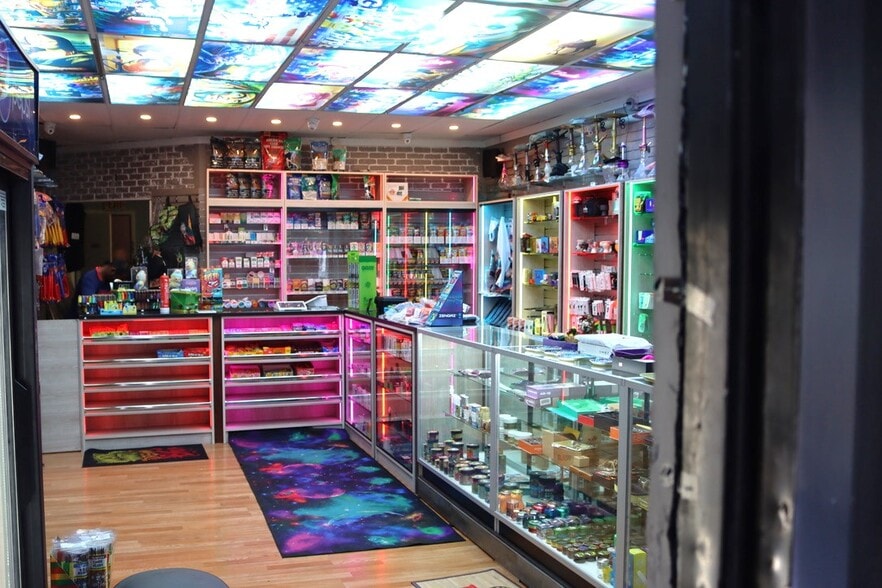 22 Olneyville Sq, Providence, RI for lease - Building Photo - Image 3 of 6