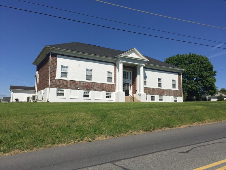 67 Schoeneck Ave, Nazareth, PA 18064