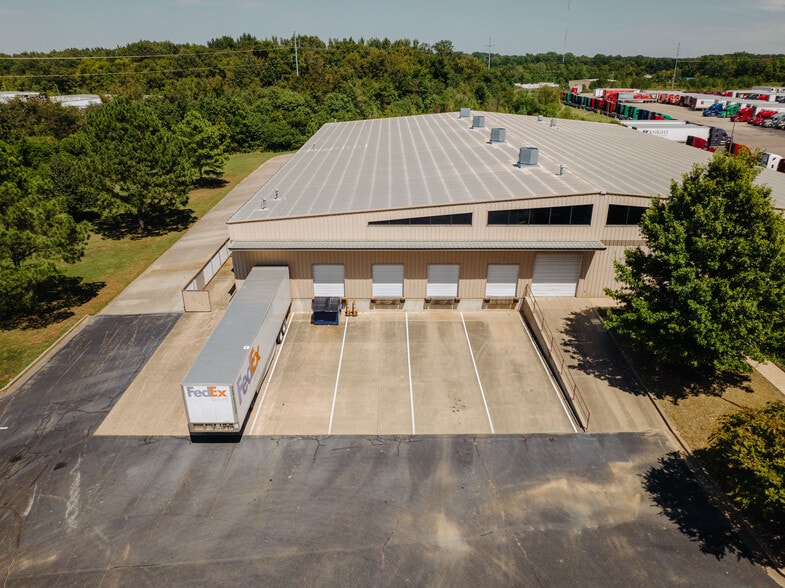 8472 Industrial Dr, Olive Branch, MS for sale - Building Photo - Image 3 of 9