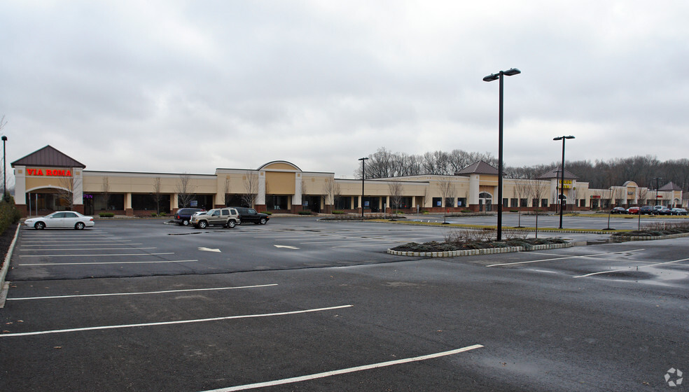 761 W Route 33, East Windsor, Nj 08520 - Windsor Crossing 