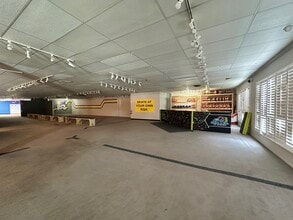 16525 North Fwy, Houston, TX for sale Interior Photo- Image 2 of 17