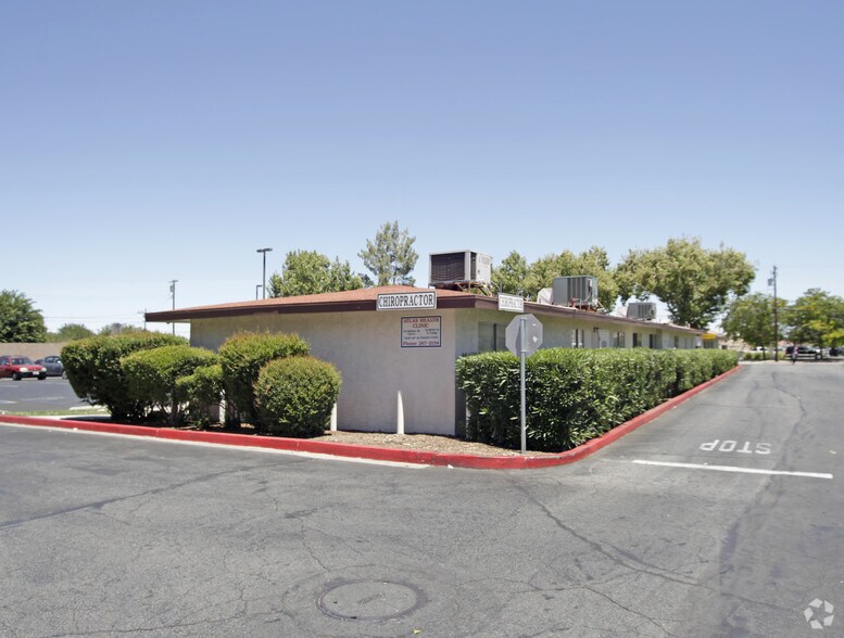 38425-38431 20th St E, Palmdale, CA for lease - Building Photo - Image 3 of 4