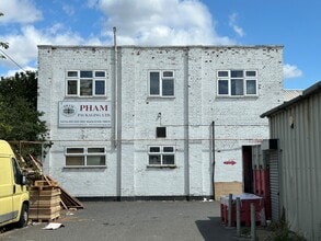 Forest Rd, Ilford for lease Building Photo- Image 1 of 4