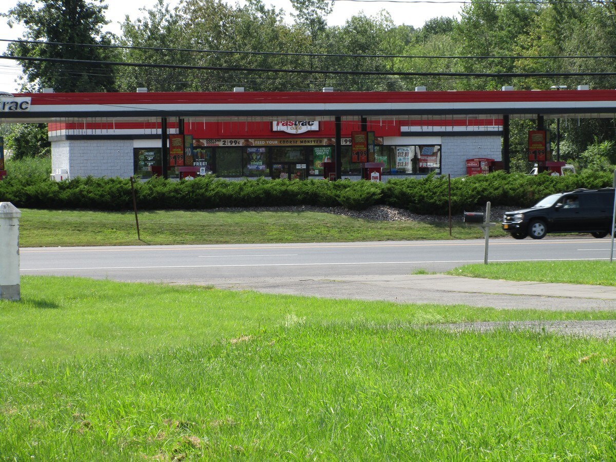 7194 Oswego Rd, Liverpool, NY 13090