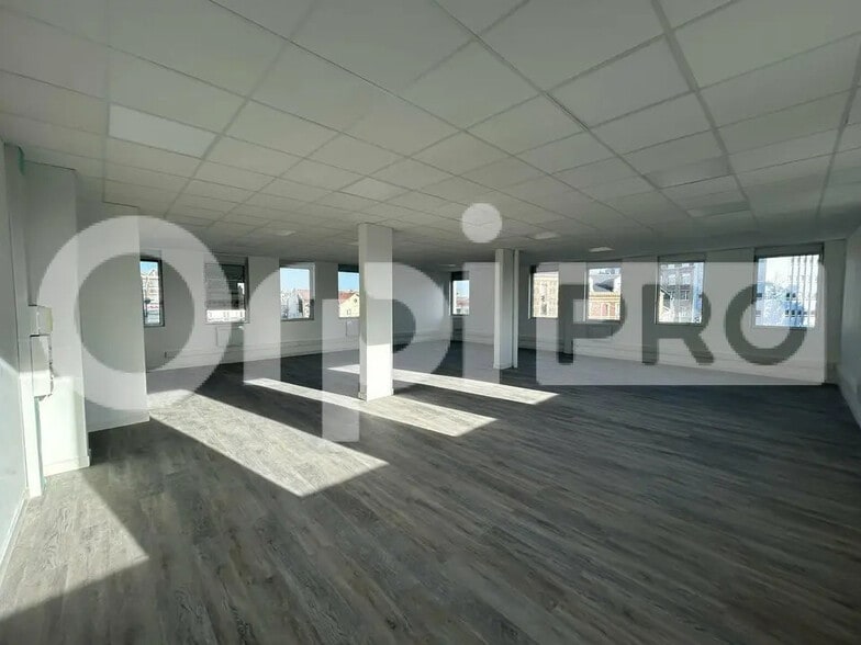 Office in Le Havre for lease - Interior Photo - Image 3 of 10