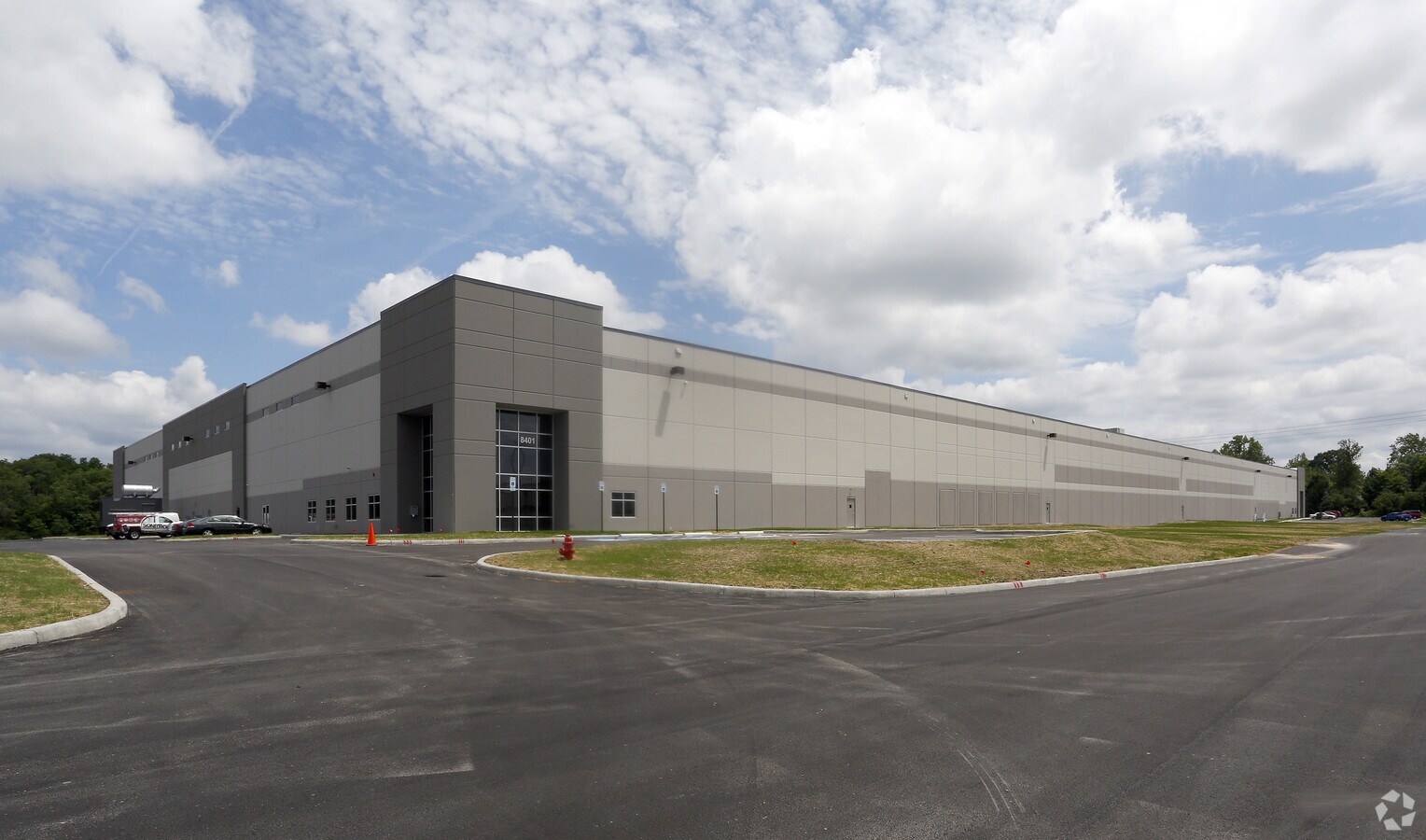 8401 Bearing Dr, Indianapolis, IN 46268