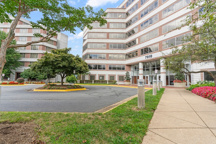 7918 Jones Branch Dr, McLean, VA for lease - Building Photo - Image 3 of 11